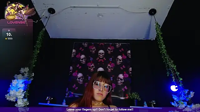 Snapshot of Hairydoll_ chatting on November 4, 9:14 pm Hairydoll online show from November 4, 9:14 pm