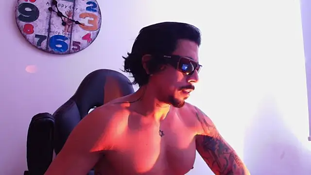 josemeirelesfox online show from October 7, 9:34 pm