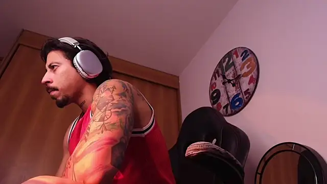 josemeirelesfox online show from October 10, 11:59 pm