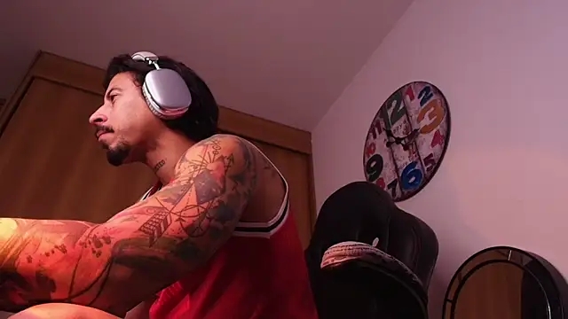 josemeirelesfox online show from October 11, 1:53 pm