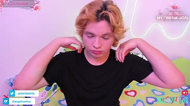 Snapshot of adam_angelssss chatting on September 11, 12:44 am adam angelssss online show from September 11, 12:44 am