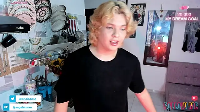 Snapshot of adam_angelssss chatting on November 3, 12:24 am adam angelssss online show from November 3, 12:24 am