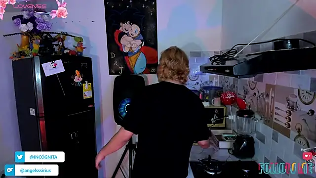 Snapshot of adam_angelssss chatting on November 26, 8:54 pm adam angelssss online show from November 26, 8:54 pm