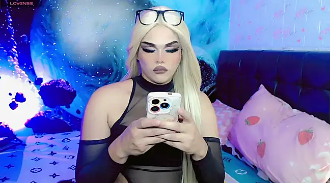 Snapshot of Eriika_Sweett chatting on March 13, 5:22 am Eriika Sweett online show from March 13, 5:22 am