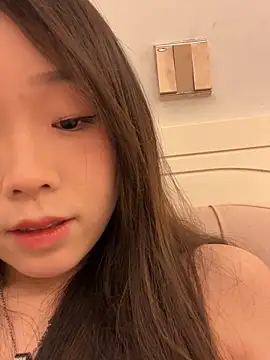 Snapshot of Minnie-66 chatting on March 18, 8:58 am Minnie-66 online show from March 18, 8:58 am