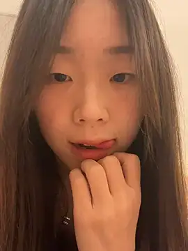 Snapshot of Minnie-66 chatting on March 21, 11:55 am Minnie-66 online show from March 21, 11:55 am