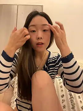 Snapshot of Minnie-66 chatting on March 23, 7:53 am Minnie-66 online show from March 23, 7:53 am