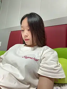 Snapshot of Minnie-66 chatting on September 15, 10:37 am Minnie-66 online show from September 15, 10:37 am