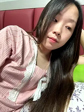 Snapshot of Minnie-66 chatting on September 19, 10:38 am Minnie-66 online show from September 19, 10:38 am