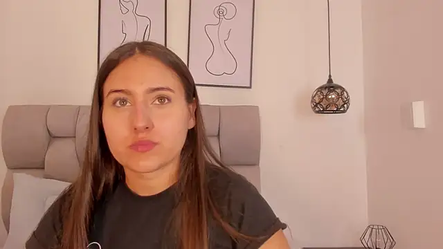 Hanna Evans   online show from October 21, 12:06 pm