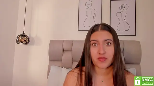 Hanna Evans   online show from April 6, 12:17 pm