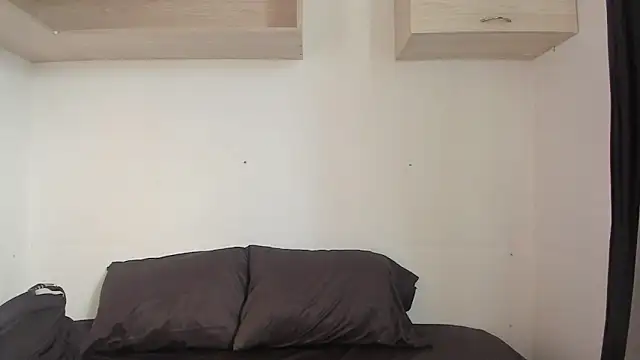 Snapshot of Hanna_Evans__ chatting on June 11, 12:14 pm Hanna Evans online show from June 11, 12:14 pm
