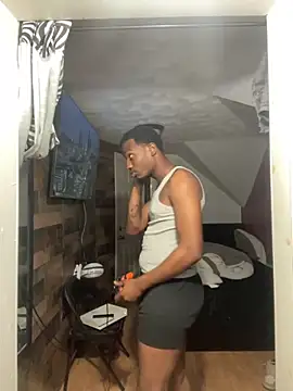 Sir-Tucker online show from November 18, 1:00 am