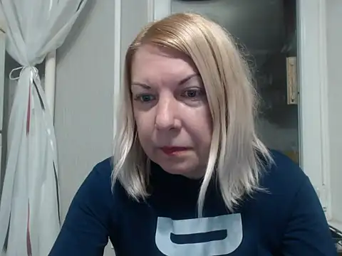 Lillia Ray online show from November 9, 10:30 pm