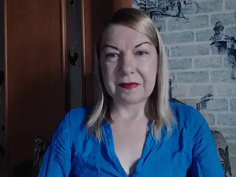 Lillia Ray online show from March 21, 7:35 am