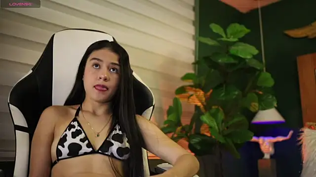 Danaa Rouse online show from October 21, 8:53 pm