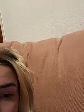 DarkVelvet online show from March 16, 8:21 pm