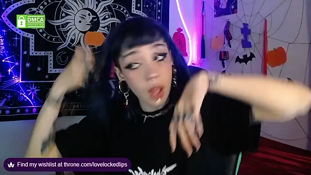 lovelockedlips online show from October 31, 1:39 am