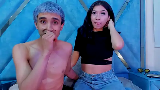 LauryAndNarem69 online show from November 3, 8:04 am