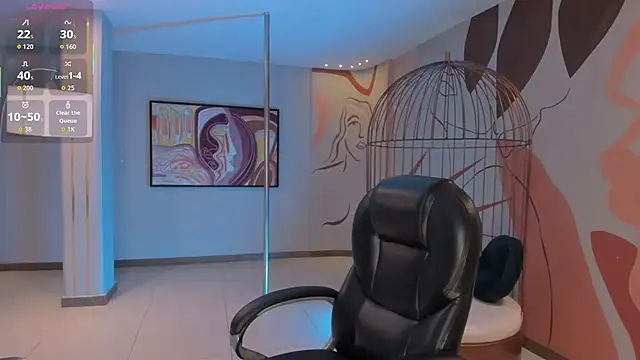 Snapshot of CandaseRussell chatting on October 23, 8:07 pm CandaseRussell online show from October 23, 8:07 pm