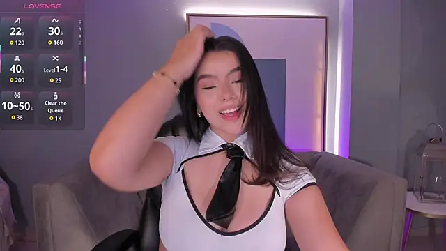 Snapshot of CandaseRussell chatting on November 22, 8:52 pm CandaseRussell online show from November 22, 8:52 pm