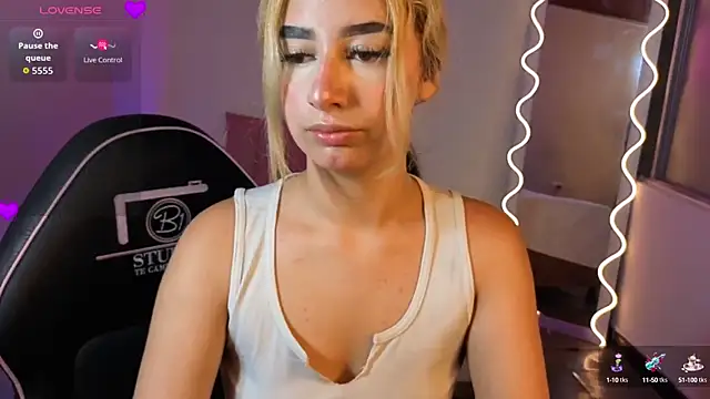 Malory tay1 online show from October 8, 7:11 pm