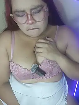 Snapshot of Trilyn25 chatting on December 2, 3:01 am Trilyn25 online show from December 2, 3:01 am