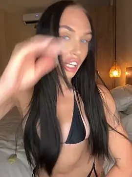 darcy daniels online show from March 19, 4:03 am