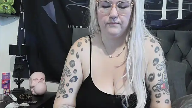 Sizzling Indie36 online show from October 19, 11:00 am