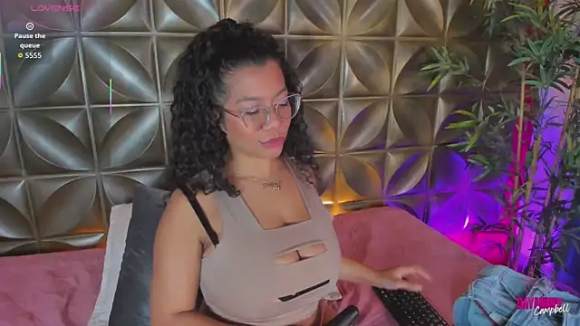 Snapshot of Dayanne_campbelll chatting on December 2, 9:32 pm Dayanne campbelll online show from December 2, 9:32 pm