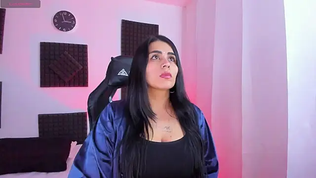 Snapshot of hannarusso chatting on October 22, 7:57 pm hannarusso online show from October 22, 7:57 pm