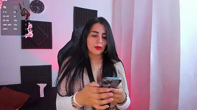 Snapshot of hannarusso chatting on October 28, 9:28 pm hannarusso online show from October 28, 9:28 pm