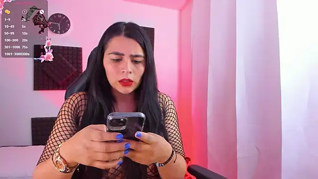 Snapshot of hannarusso chatting on October 30, 10:43 pm hannarusso online show from October 30, 10:43 pm