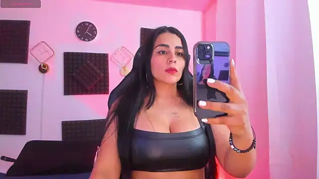 Snapshot of hannarusso chatting on November 21, 9:02 pm hannarusso online show from November 21, 9:02 pm