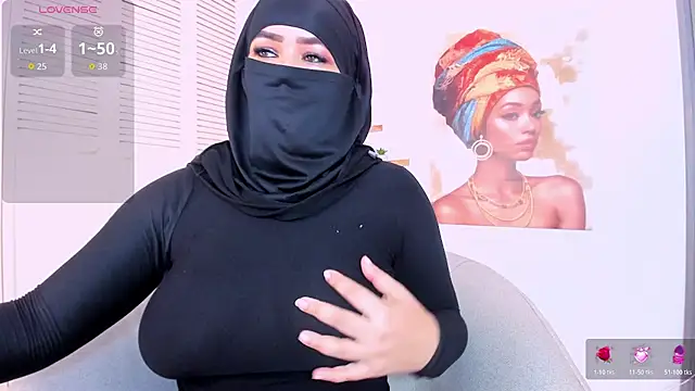 Snapshot of Layla_arabelle chatting on February 17, 8:15 pm Layla arabelle online show from February 17, 8:15 pm