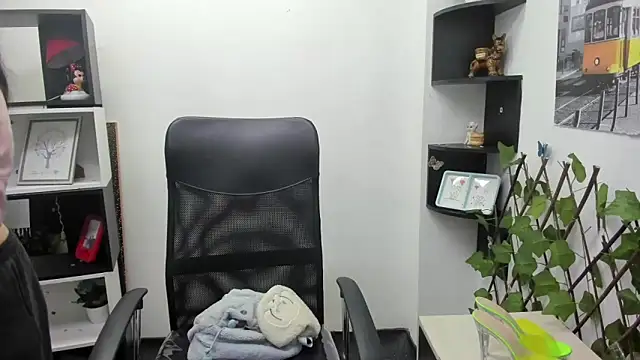 Snapshot of Lizeth_Garcia chatting on October 24, 12:12 pm Lizeth Garcia online show from October 24, 12:12 pm