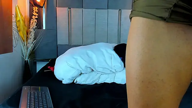 LilithAndKai online show from March 21, 7:11 am