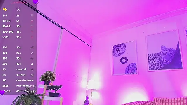 Valen ross  online show from February 5, 9:19 pm