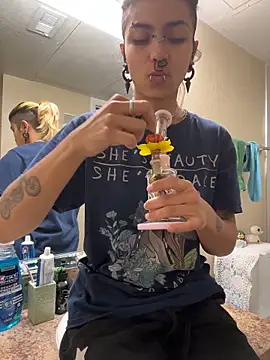 Harley cams online show from December 15, 4:00 pm