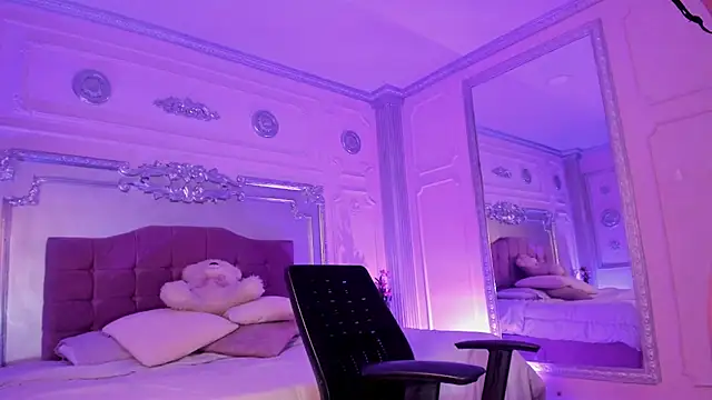 KatianPierce online show from November 25, 7:25 pm