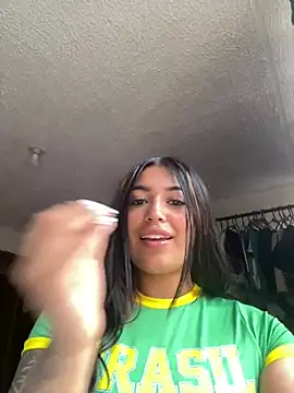 Snapshot of KatianPierce chatting on June 17, 9:38 pm KatianPierce online show from June 17, 9:38 pm