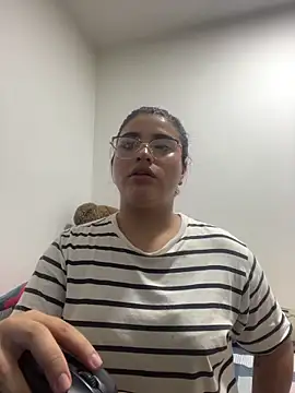 pareja curiosa19 online show from April 1, 2:23 am