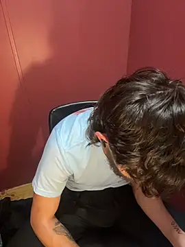 bwcizThrobbing online show from November 5, 6:35 am