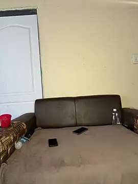 Snapshot of BigRound-Bootayy chatting on February 5, 2:22 pm BigRound-Bootayy online show from February 5, 2:22 pm