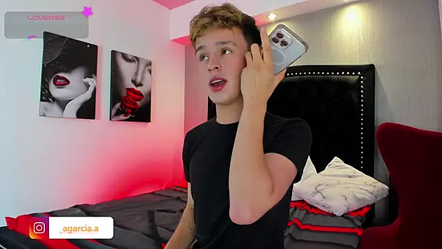 LiamWildx20 online show from February 19, 5:03 am