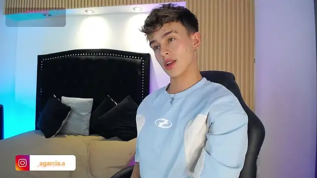 LiamWildx20 online show from April 19, 9:39 pm