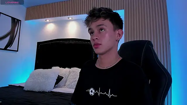 LiamWildx20 online show from June 24, 4:55 am
