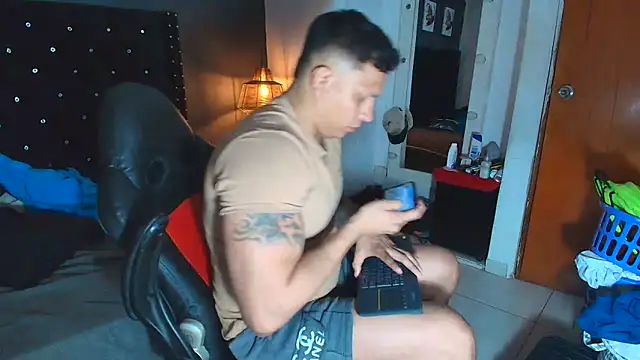 Snapshot of ethan_dalton_ chatting on December 22, 3:14 am ethan dalton online show from December 22, 3:14 am