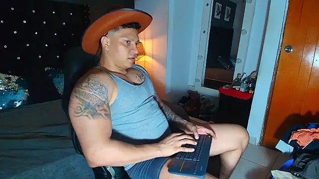 Snapshot of ethan_dalton_ chatting on January 6, 3:43 am ethan dalton online show from January 6, 3:43 am