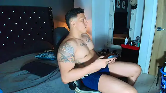 Snapshot of ethan_dalton_ chatting on February 10, 3:32 am ethan dalton online show from February 10, 3:32 am